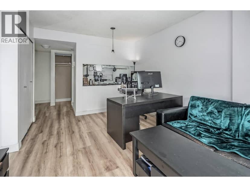 905 1188 Howe Street, Vancouver, photo 6