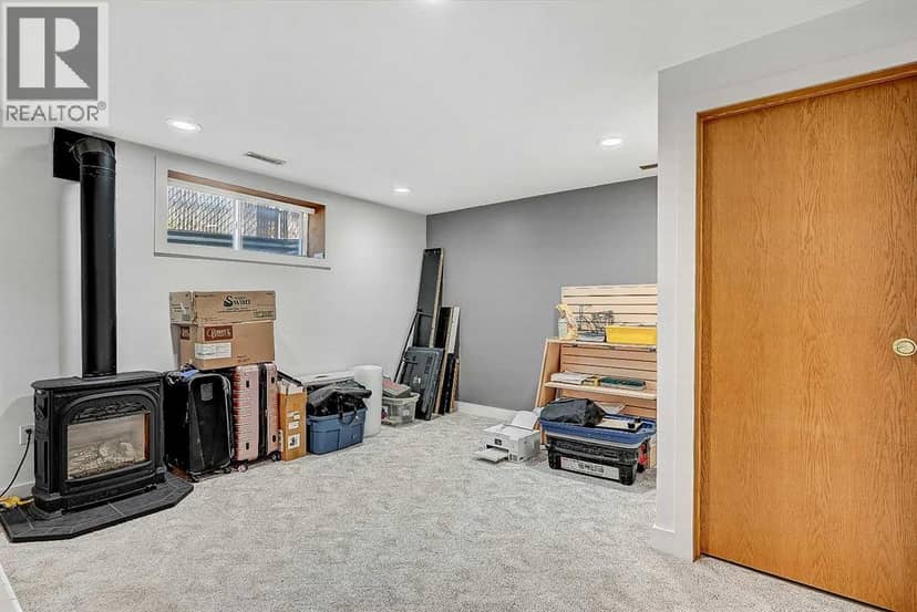8206 107 Street — photo 20 of 35