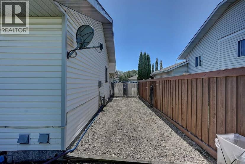 8206 107 Street — photo 35 of 35