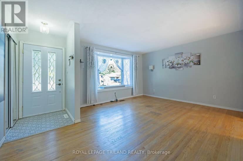 15 Confederation Drive — photo 6 of 37