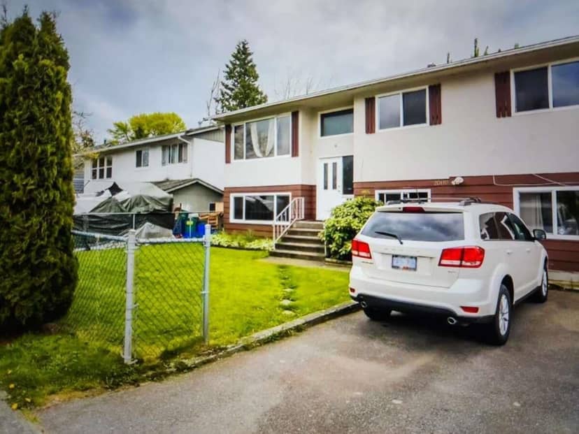 20110 53 Avenue, Langley