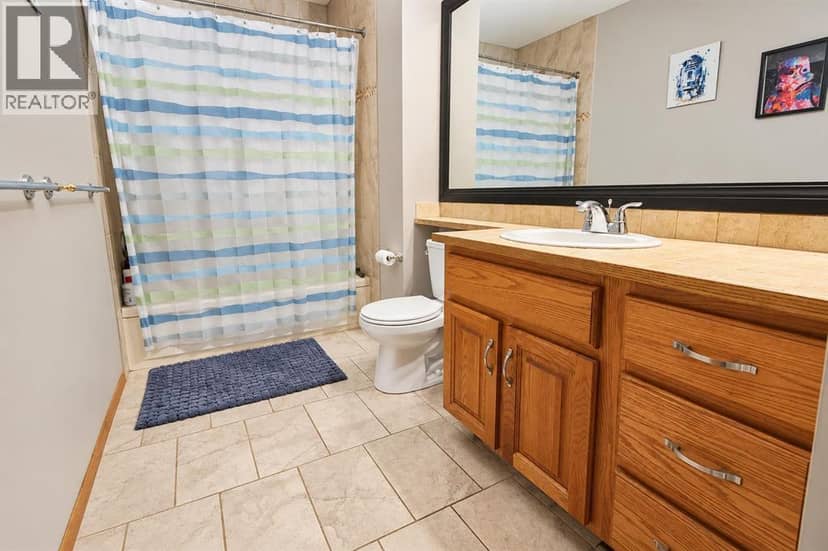 101 Dickenson Crescent — photo 33 of 40