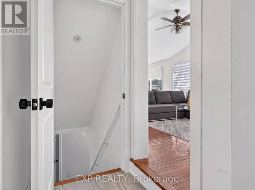 664 Dolby Crescent — photo 15 of 31