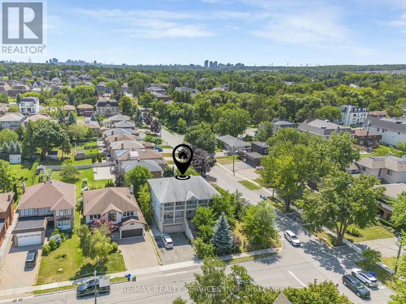 135 Spruce Avenue, Richmond Hill
