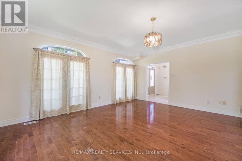 135 Spruce Avenue — photo 18 of 22