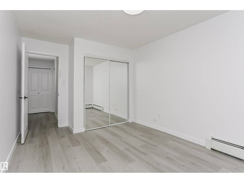 #124 10511 42 AV NW — photo 15 of 35