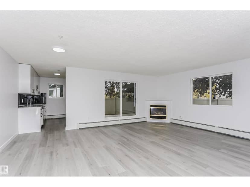 #124 10511 42 AV NW — photo 10 of 35