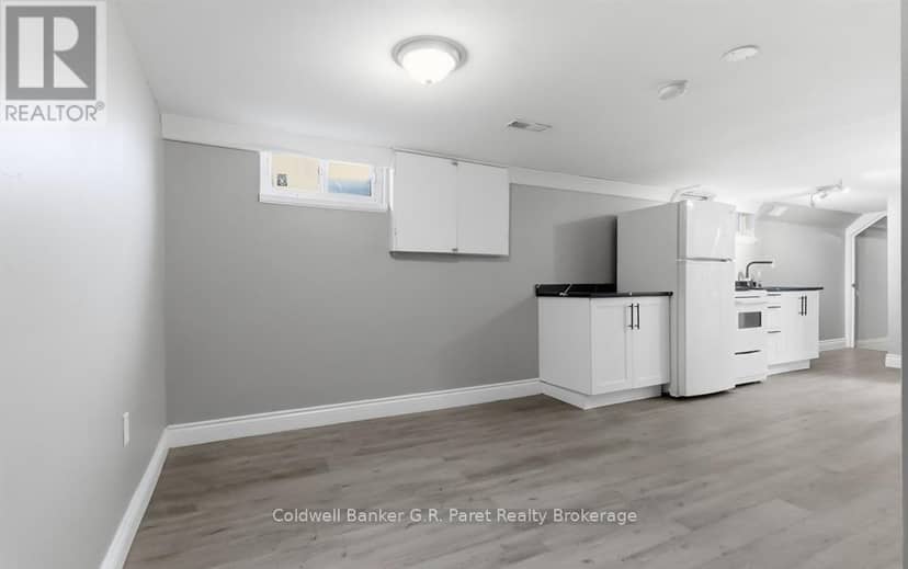 340 Riverside Drive — photo 22 of 31