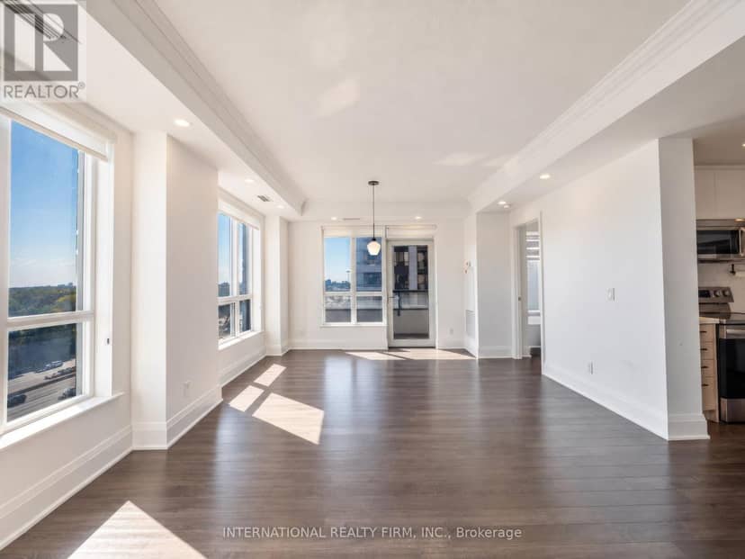 925 - 100 Harrison Garden Boulevard — photo 12 of 32