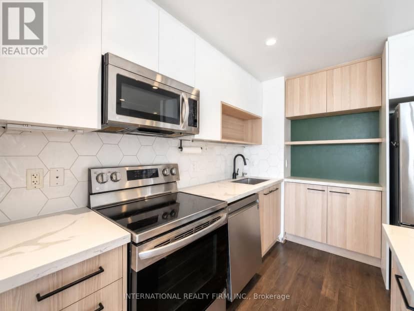 925 - 100 Harrison Garden Boulevard — photo 19 of 32
