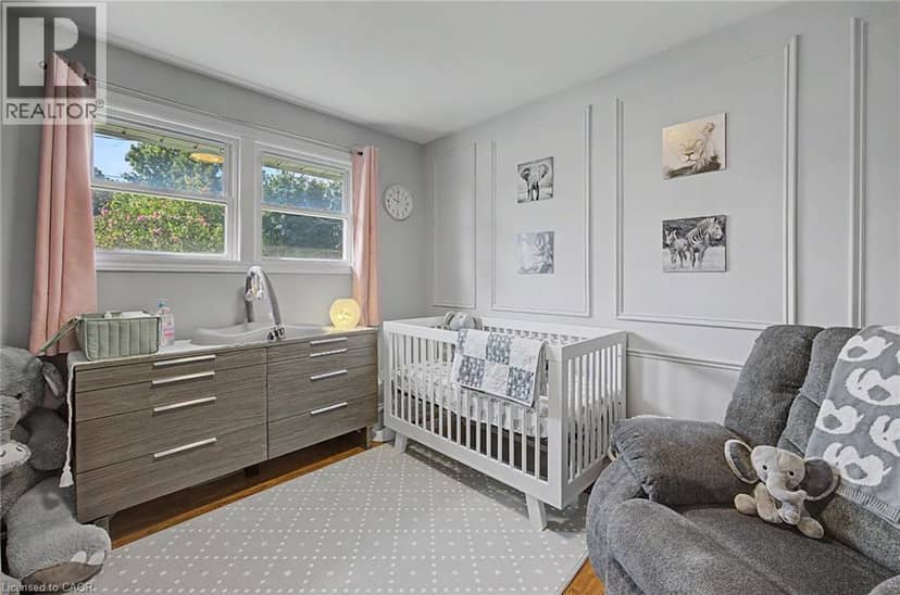 4 FAIRVIEW Street — photo 15 of 40