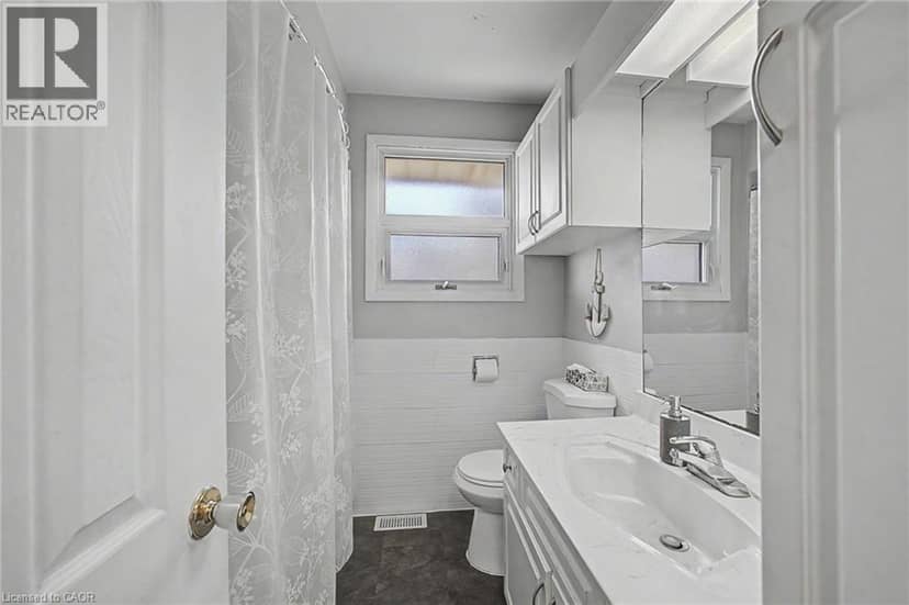 4 FAIRVIEW Street — photo 16 of 40