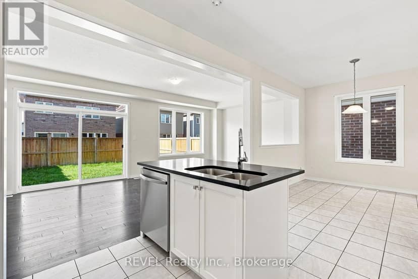59 Alexandra Drive — photo 14 of 36