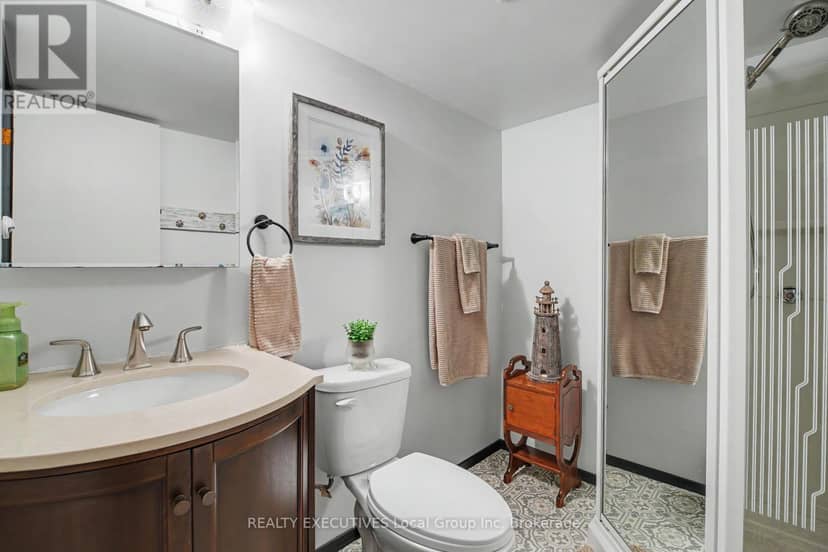 856 Jane Street — photo 33 of 40