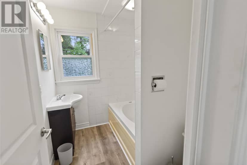 68 Mount Edward Road — photo 13 of 24