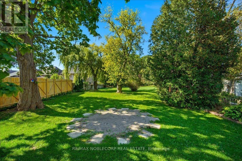 518 Rosebank Road — photo 11 of 31