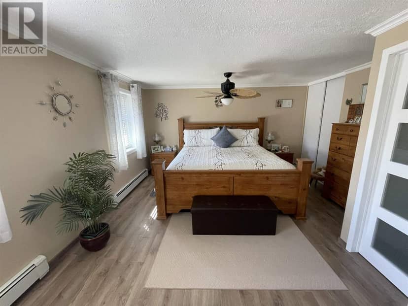 33 Frame CRES — photo 12 of 32