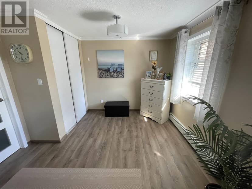 33 Frame CRES — photo 14 of 32