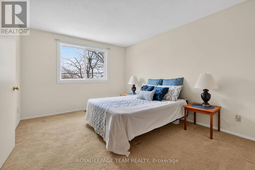 97 Huntsman Crescent — photo 12 of 30
