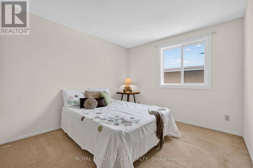 97 Huntsman Crescent — photo 15 of 30