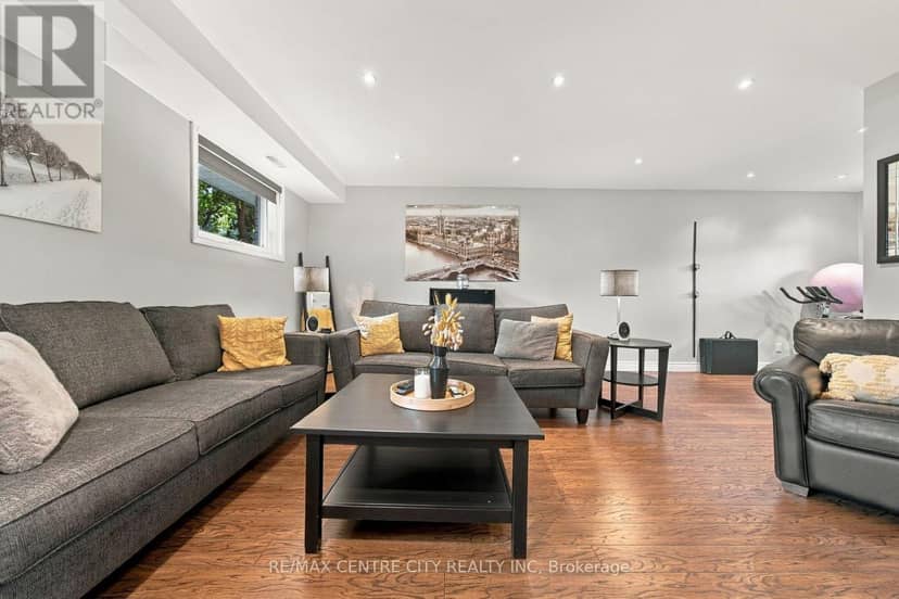 96 Tweed Crescent — photo 31 of 40