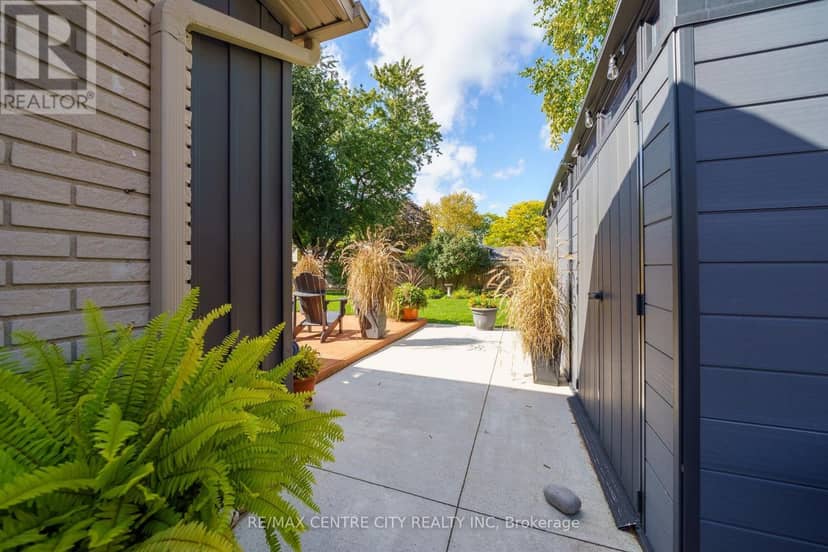 96 Tweed Crescent — photo 40 of 40