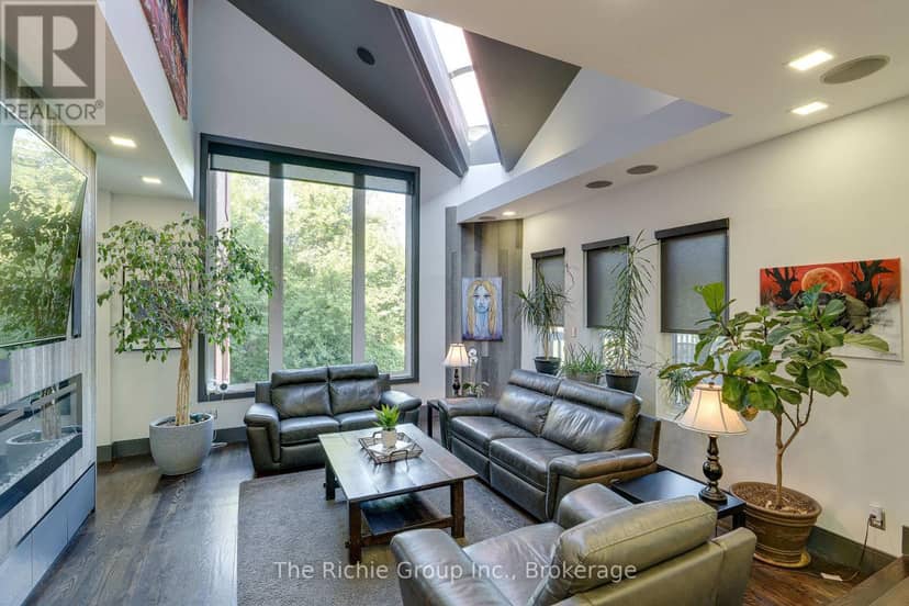 21 Bartley Drive — photo 7 of 19