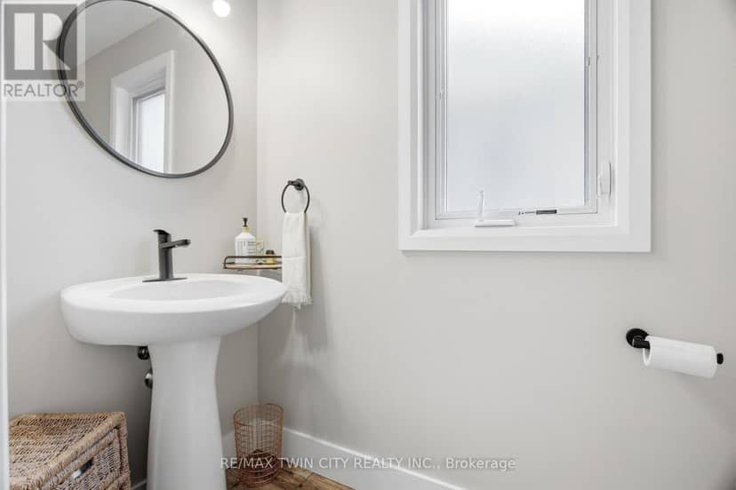 Listing 30384280 — photo 13 of 27