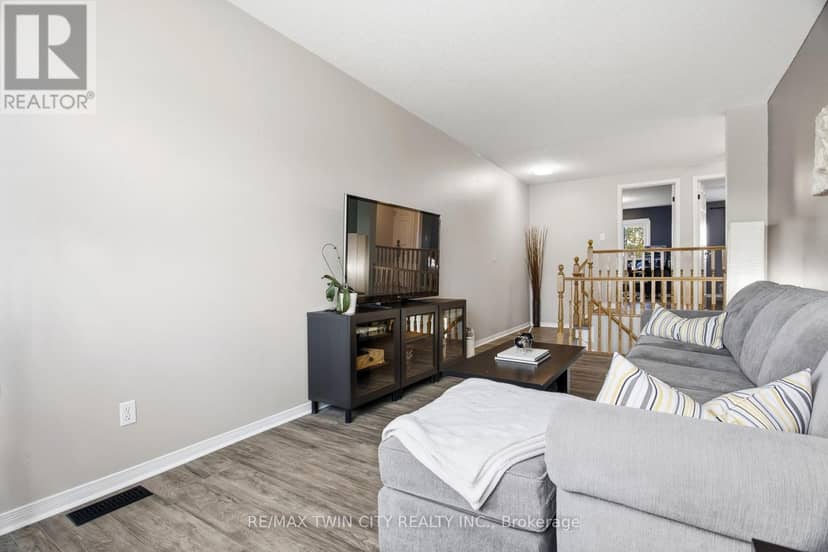 Listing 30384280 — photo 15 of 27