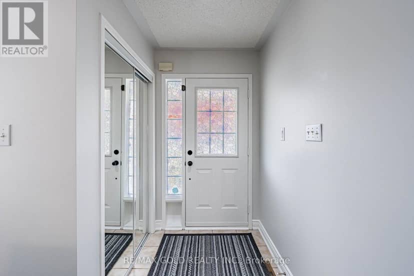 21 Edenvalley Road, Brampton, photo 4