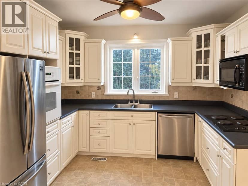 70 JACKSON Avenue — photo 9 of 22