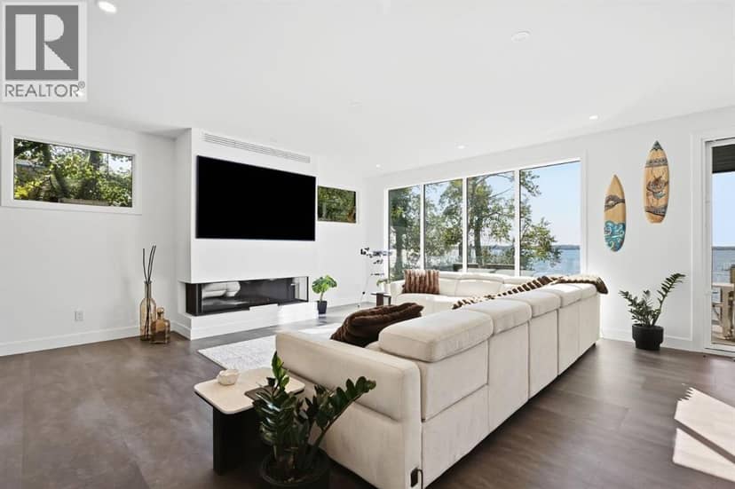 158 Jarvis Bay Drive — photo 17 of 40