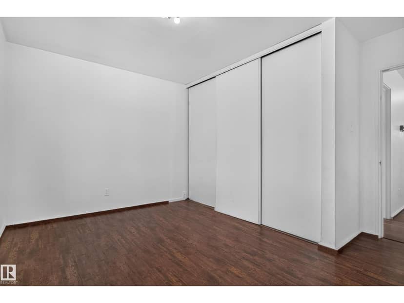 5504 105 AV NW — photo 39 of 40