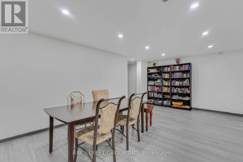 1207 - 10 Stonehill Court — photo 38 of 40
