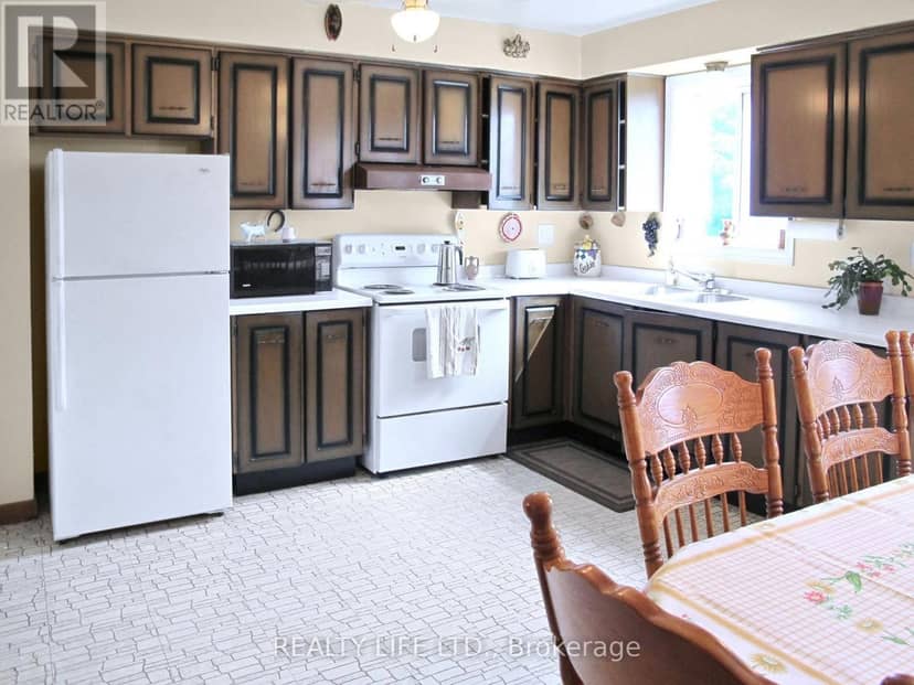 61 Cameron Avenue — photo 12 of 30