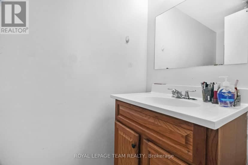 1804 - 665 Bathgate Drive — photo 32 of 33
