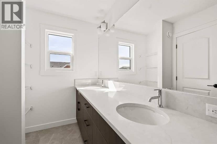 1133 Chinook Gate Bay SW — photo 37 of 40
