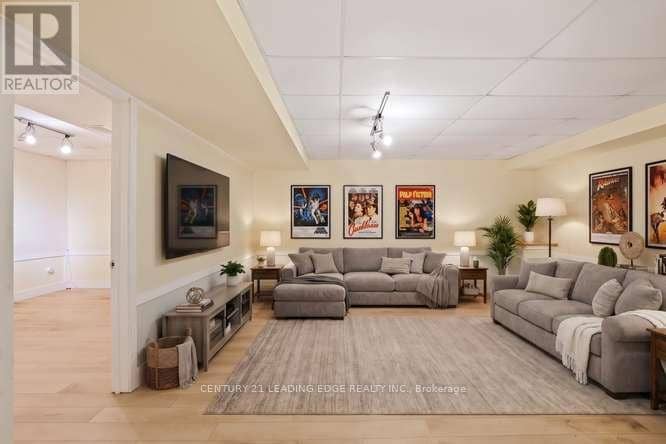 28 - 1574 Richmond Street — photo 28 of 40