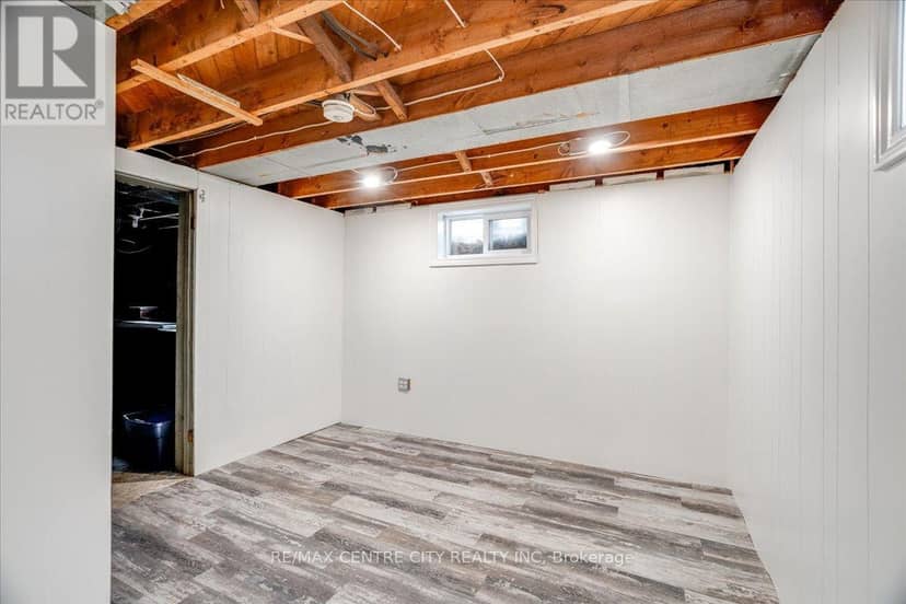 549 Victoria Street — photo 27 of 40