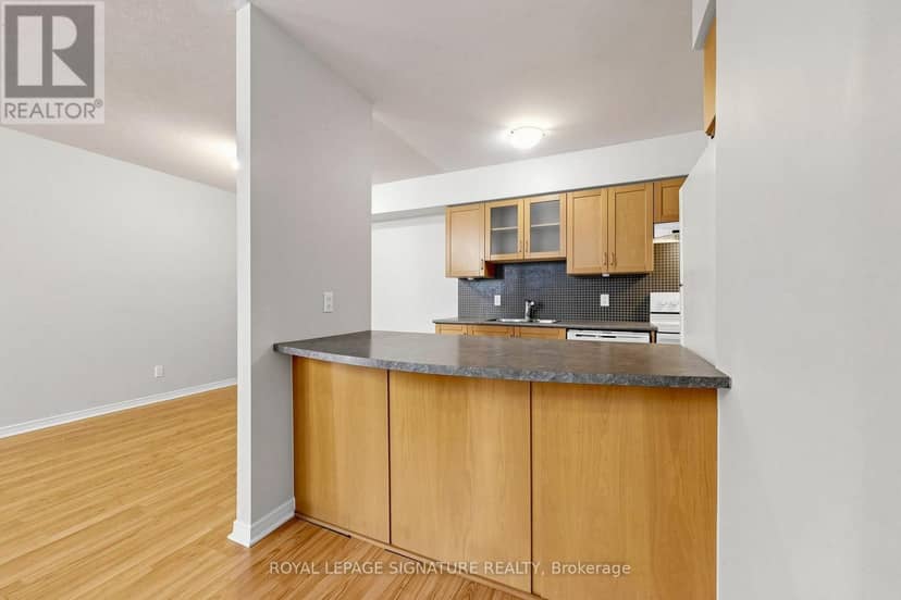 929 - 50 Western Battery Road — photo 12 of 33
