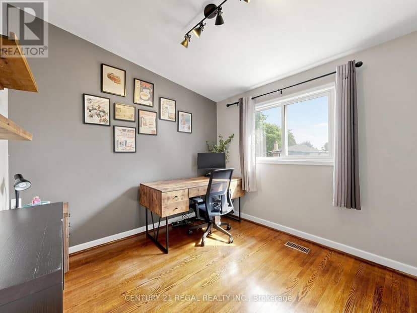 77 Billington Crescent — photo 24 of 40