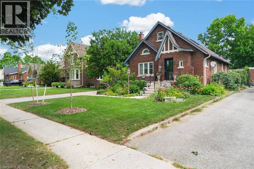 17 LINCOLN Avenue, Brantford, photo 2