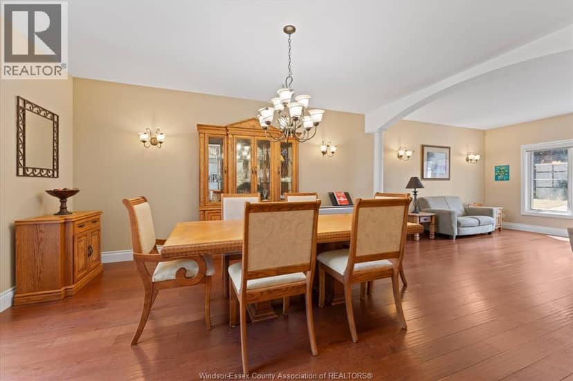 1108 Regency Crescent — photo 18 of 40