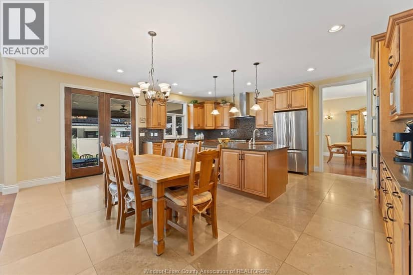 1108 Regency Crescent — photo 16 of 40