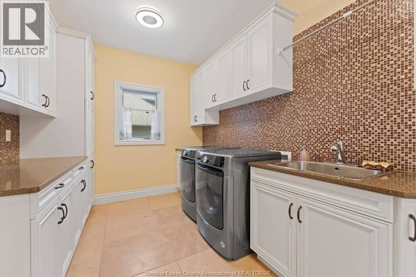 1108 Regency Crescent — photo 26 of 40