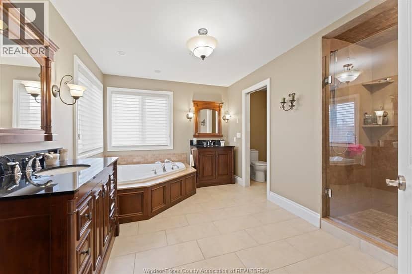 1108 Regency Crescent — photo 28 of 40