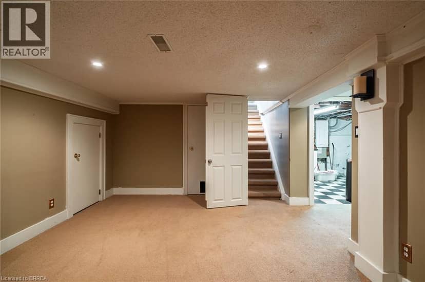 17 LINCOLN Avenue — photo 24 of 40