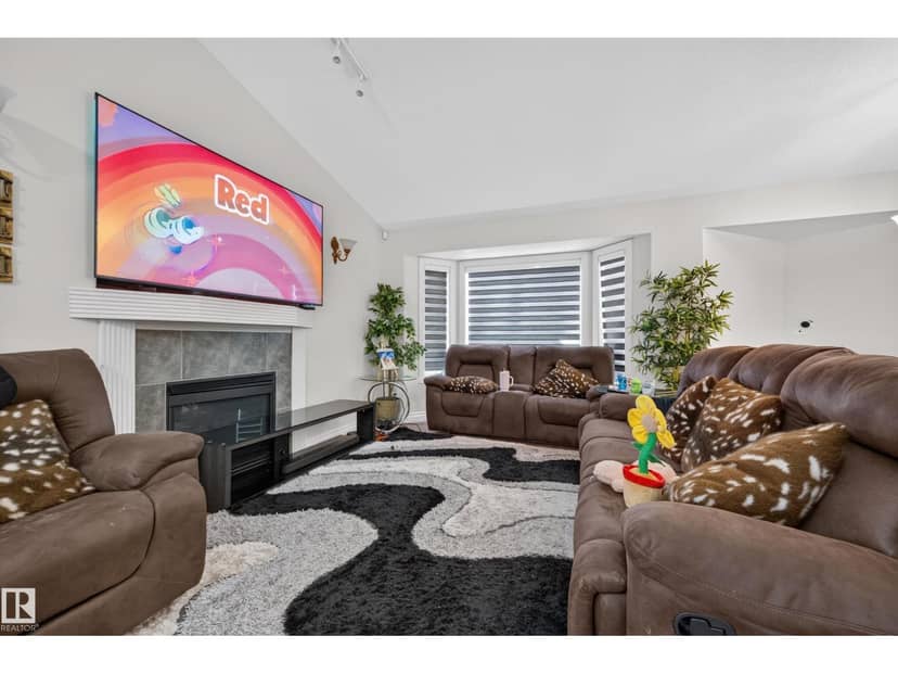 7718 166A AV NW — photo 14 of 40