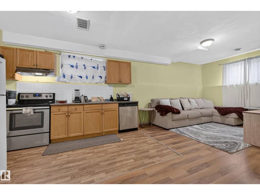 7718 166A AV NW — photo 36 of 40