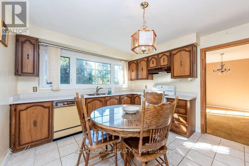 19 Macdougall Drive — photo 11 of 34